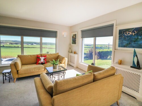 HILL CREST, family friendly in Rosscarbery, County Cork