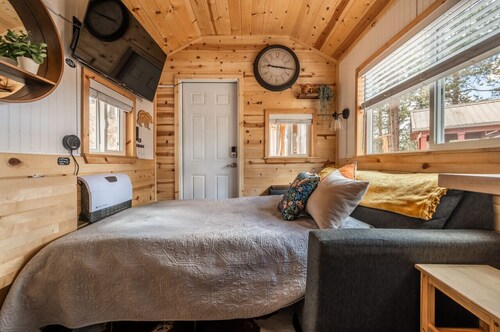 Glamping Under the Stars | Firepit, BBQ & Views