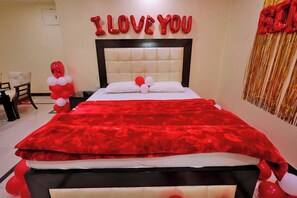 Luxury Double Room - Hotel Paradise (Kanpur)