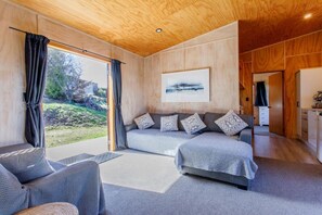 Smart TV, fireplace, stereo