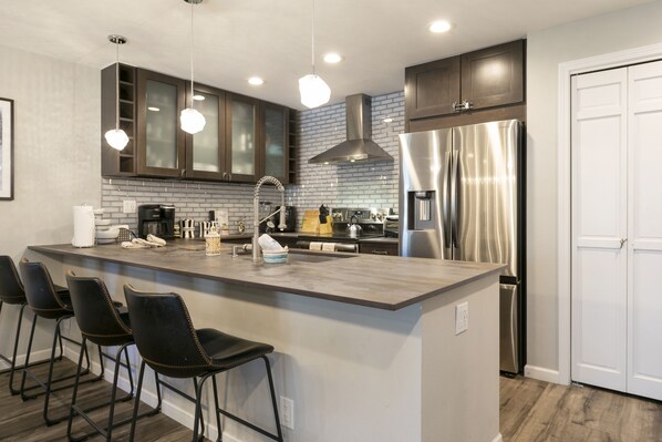 Condo, 2 Bedrooms | Private kitchen | Fridge, oven, coffee/tea maker, toaster