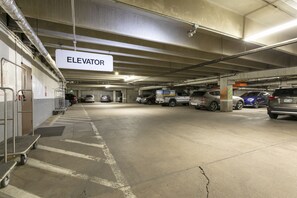 Condo, 2 Bedrooms | Property grounds