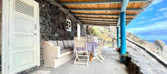 Höhlenhaus mit Meerblick und Grill für bis zu 5 Personen Buchen Sie Ihr Erlebnis