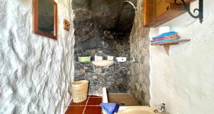 Maison Grotte avec Vue sur Mer et Barbecue jusqu'à 5 personnes Réservez Votre Expérience