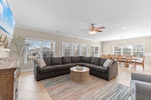 Unclassified image, 4 of 29, button