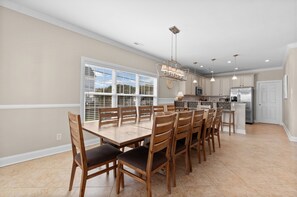 Dining - Coastal Dreamin' Second Row 7 Bedrooms (Surfside Beach)