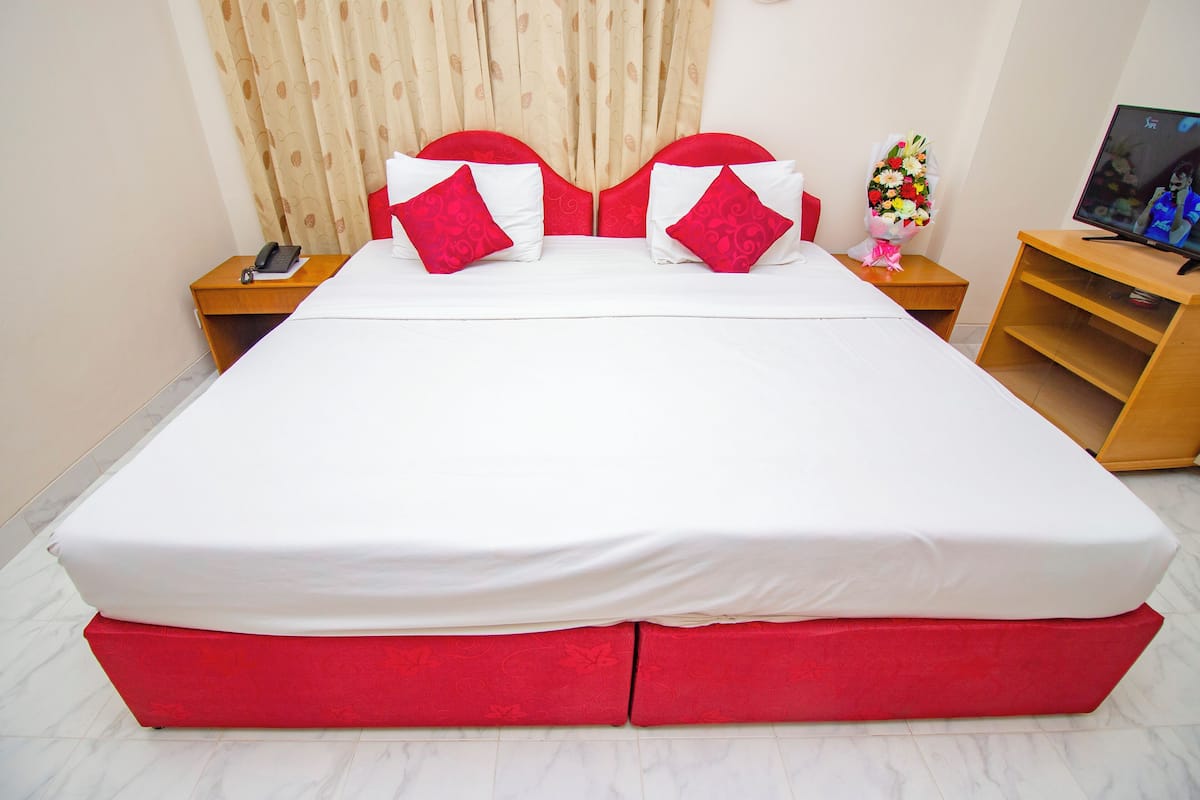 1 bedroom, down duvets, Select Comfort beds, minibar