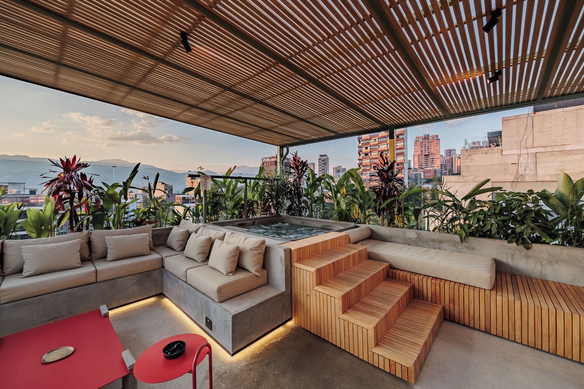 Departamento Deluxe, 5 habitaciones, vista a la ciudad | Tina de hidromasaje privada