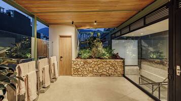 Deluxe Apartment, 5 Bedrooms, City View | Terrace/patio