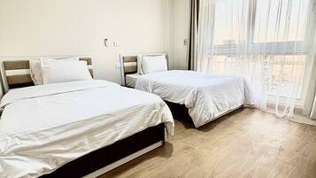 2 bedrooms, iron/ironing board, WiFi, bed sheets