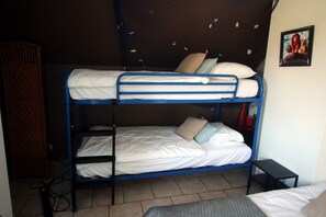 1 makuuhuone, silitysrauta/-lauta, Wi-Fi, vuodevaatteet