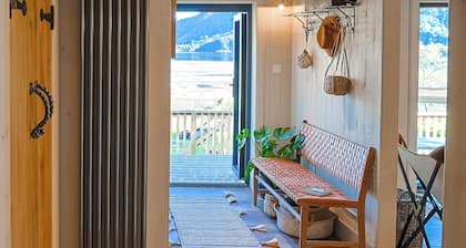 Understated luxury near Eilean Donan and perfect for exploring Skye