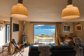 Smart TV, fireplace - Understated luxury near Eilean Donan and perfect for exploring Skye  (Kyle)