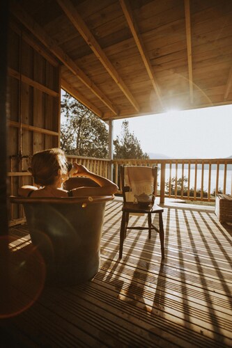 Understated luxury near Eilean Donan and perfect for exploring Skye 