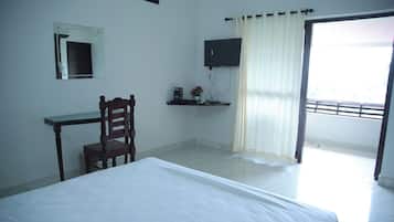 Deluxe Double Room, Balcony, Sea View | Desk, laptop workspace, free WiFi
