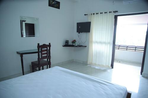 Deluxe Double Room, Balcony, Sea View | Desk, laptop workspace, free WiFi