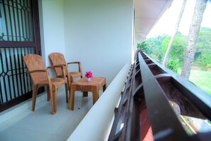 Deluxe Double Room, Balcony, Sea View | Desk, laptop workspace, free WiFi - Ocean Queen Palace Hotel (Kovalam)