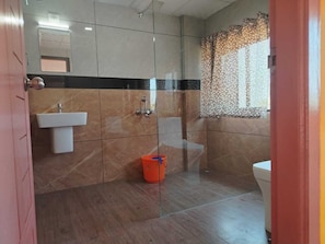 Chambre Double Deluxe, balcon, vue mer | Salle de bain