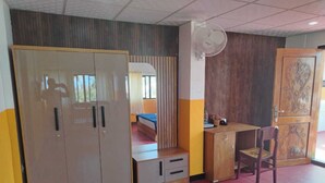 Unclassified image, 5 of 14, button - Ocean Queen Palace Hotel (Kovalam)