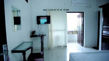 Classic Double Room, Balcony, Sea View | Desk, laptop workspace, free WiFi