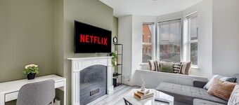 Beautiful House • Sleeps 7 • City Centre • Free Parking • Virgin TV • Fast Wifi • Yoko Property