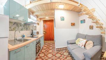 Deluxe Suite | 1 bedroom, in-room safe, free WiFi