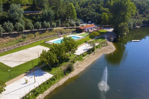 Escape to the Heart of Portugal: Countryside House, near River beach and trails