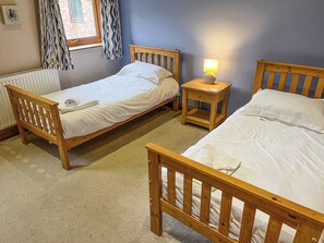 2 bedrooms, free WiFi, bed sheets