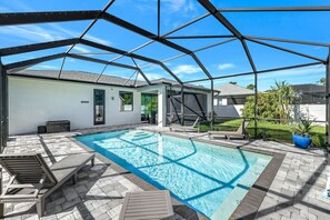 A heated pool - Renaissance Oasis Retreat (Bonita Springs)
