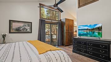 3 bedrooms, iron/ironing board, travel crib, free WiFi