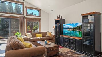 Smart TV, fireplace, DVD player