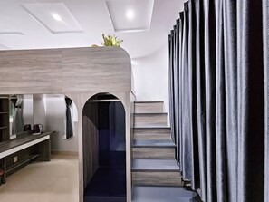 Triple Room, City View | Living area - APEC BnB HOTEL (Ho Chi Minh City)