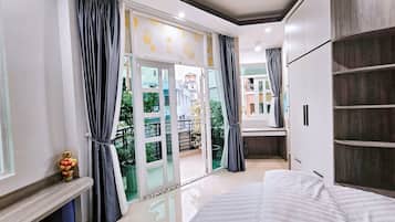 Double Room, Balcony, City View | Desk, soundproofing, free WiFi, bed sheets
