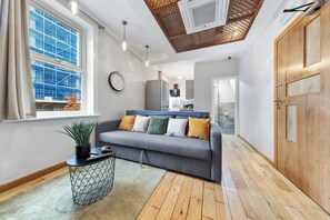 Smart TV, video games, DVD player - Cosy Canary Wharf Retreat (London)