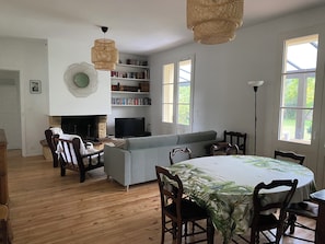Interior - On the shores of Lake Soustons, a large, fully renovated family home in the Landes region.  (soustons)