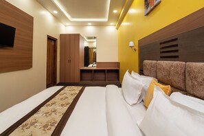 Luxury Apartment, 1 King Bed with Sofa bed, City View | In-room safe, blackout drapes, soundproofing, iron/ironing board - Lime Tree Hotel & One BHK Serviced Apartment - Noida Sector 50 Metro (Noida)