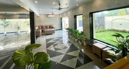 Lime Tree Hotel & One BHK Serviced Apartment - Noida Sector 50 Metro