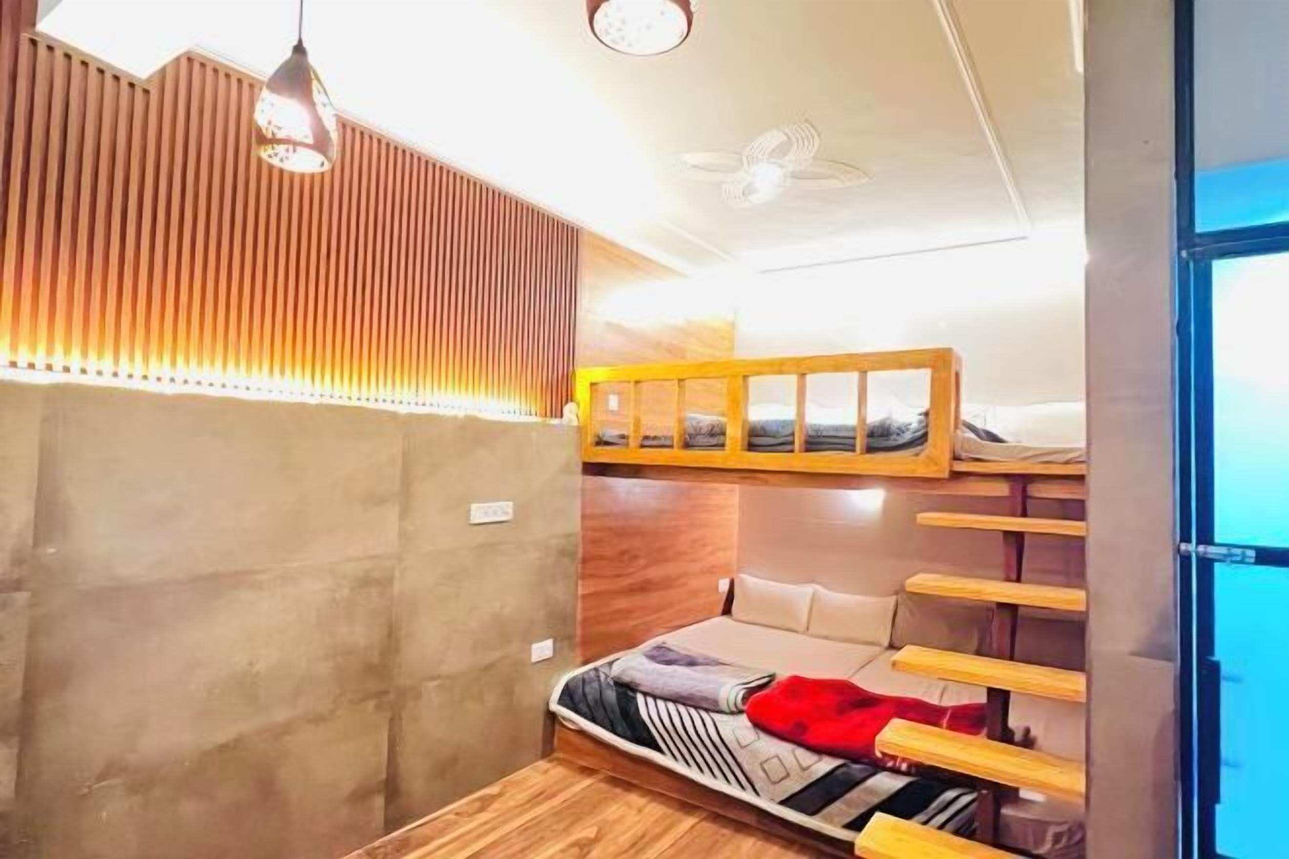 Yksilöllisesti sisustettu, työpöytä