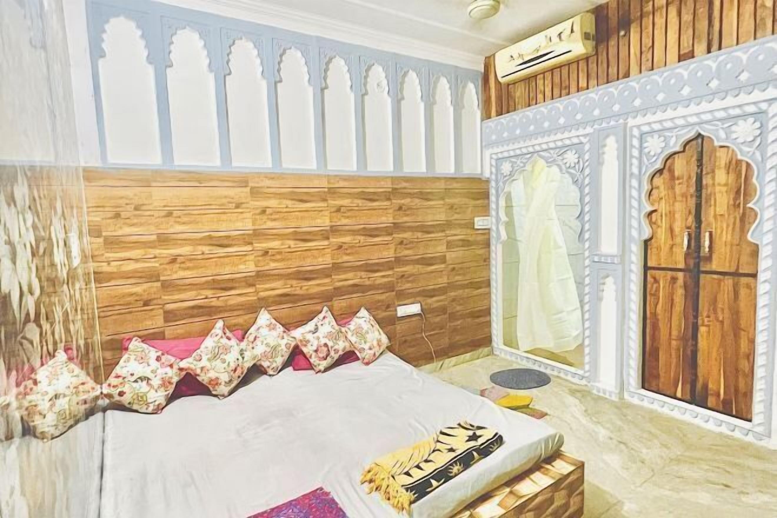 Yksilöllisesti sisustettu, työpöytä