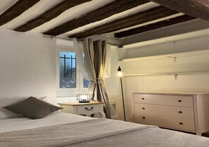 1 chambre, fer et planche à repasser, Wi-Fi, draps fournis