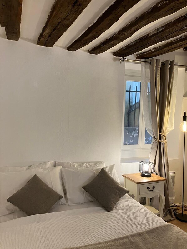 1 chambre, fer et planche à repasser, Wi-Fi, literie fournie