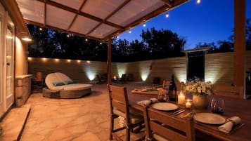 Luxe villa, uitzicht op de binnenplaats | Terras