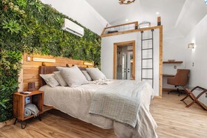 Luxury Villa, Courtyard View | 1 bedroom, premium bedding, memory foam beds, iron/ironing board - Romantic Luxury Retreat-hot/cold pool & sauna (Wimberley)