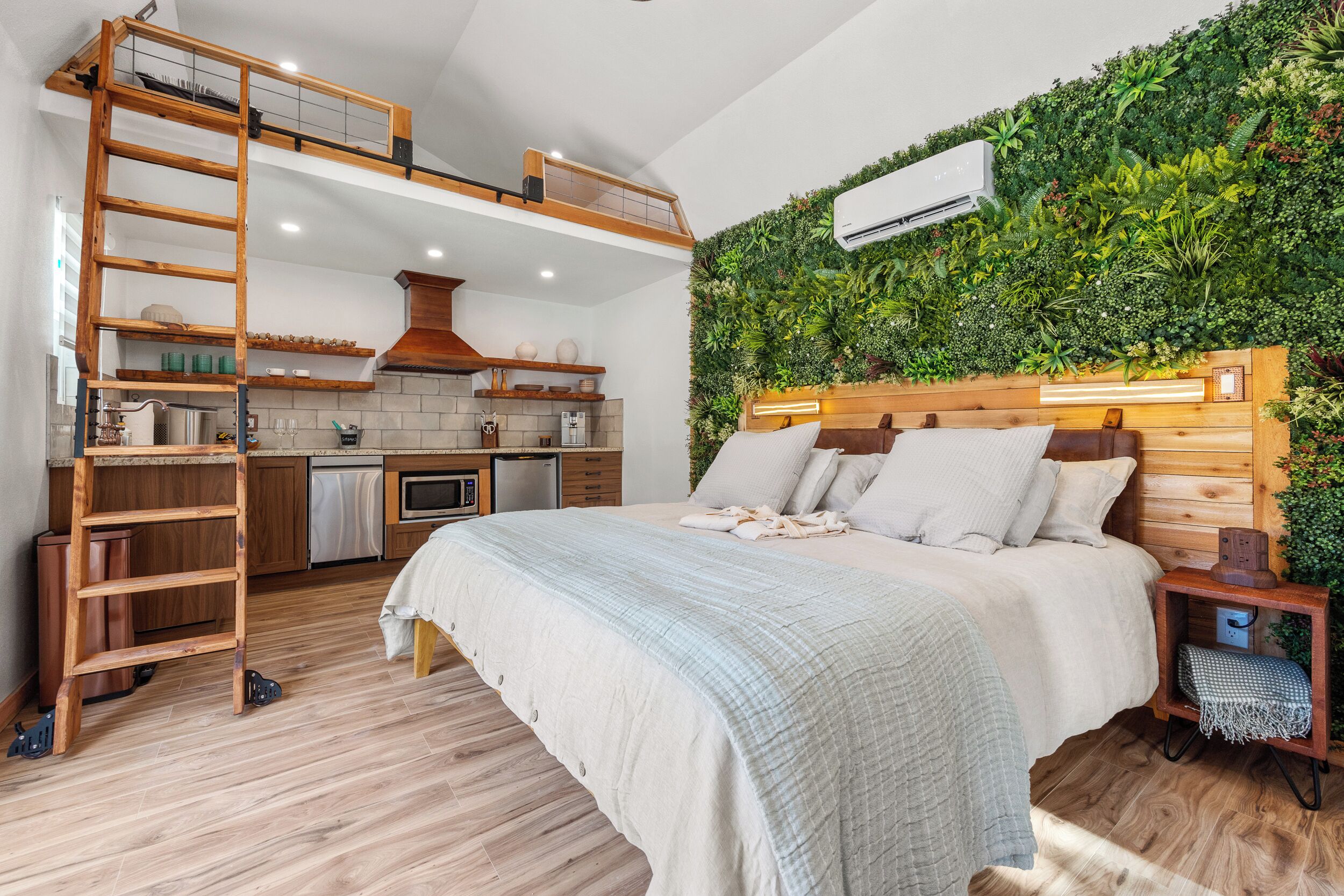 Luxe villa, uitzicht op binnenplaats | Kamervoorziening