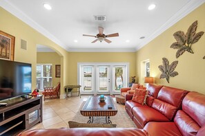 Smart TV - 🏖️🏝️Waterfront-Inlet Beach-Pool & Hot Tub-Red Retreat (Pensacola)