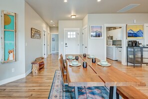 Dining - Cozy Home With Princeton Views & Hot Tub (Buena Vista)