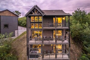 Exterior - Stunning 4bedroom with Sky Views! (Gatlinburg)