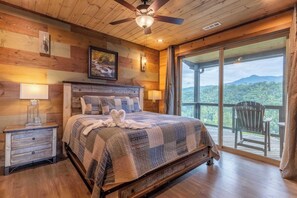 4 bedrooms, travel cot, WiFi, bed sheets