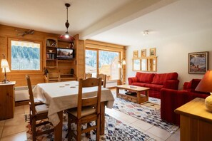 Interior - 250m from ski slopes, 1st floor, terrace, parking, tv, ski locker, 71m², La Clusaz (La Clusaz)