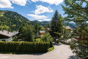 Property grounds - 1st floor, view mountain, balcony, parking, tv, ski locker, 58m², La Clusaz (La Clusaz)
